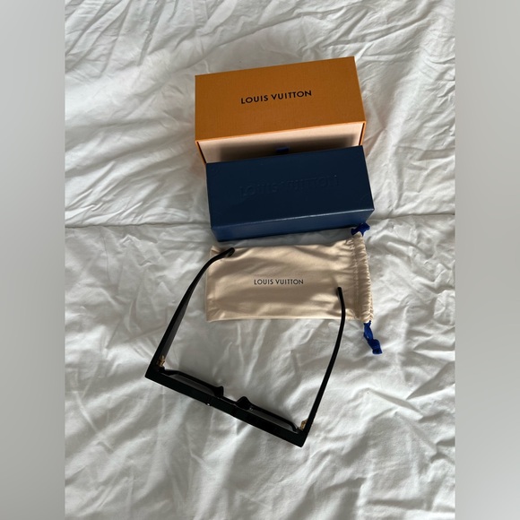 Louis Vuitton Sunglasses Cyclone Black - Picture 4 of 5